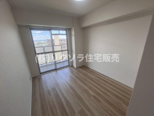 ルネ枚方の子供部屋|洋室4.7帖
■物件内覧・資金計画相談・住宅ローン相談、リフォーム相談、お問合せ受付中■
※当日・翌日のご内覧、ご相談はお電話でのお問合せがスムーズです！