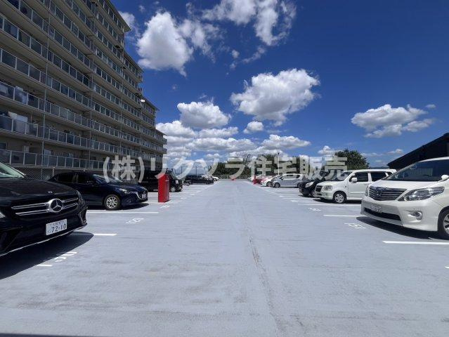 ルネ枚方の駐車場|■物件内覧・資金計画相談・住宅ローン相談、リフォーム相談、お問合せ受付中■
※当日・翌日のご内覧、ご相談はお電話でのお問合せがスムーズです！
