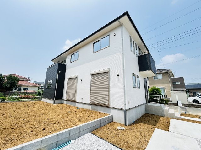 【外観】 | 新築　伊勢崎市長沼町13期　１号棟 | 現地写真　完成しました！物件のご内覧等、お気軽にお問合せください♪
