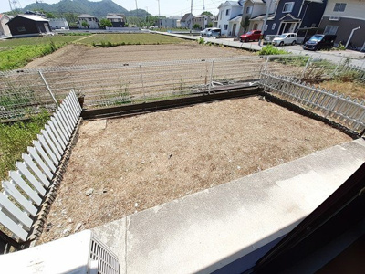 【バルコニー】 | ファミィール北条 | 落ち着いた時間を過ごせるバルコニーです