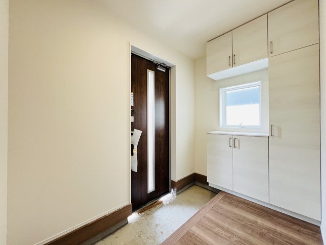 知多市清水が丘2-1606『仲介手数料無料』新築戸建ての玄関