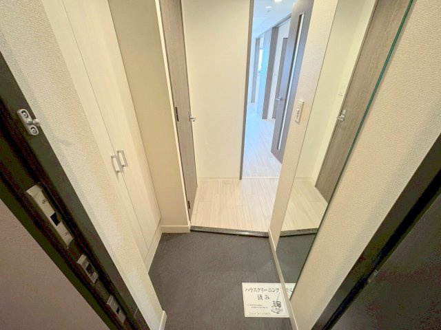 プレサンス東三国エンブレイスの玄関