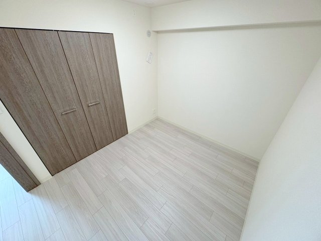 プレサンス東三国エンブレイスの洋室