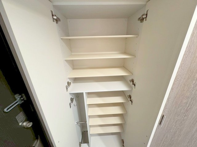 プレサンス東三国エンブレイスの収納