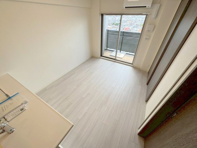 プレサンス東三国エンブレイスの居間・リビング