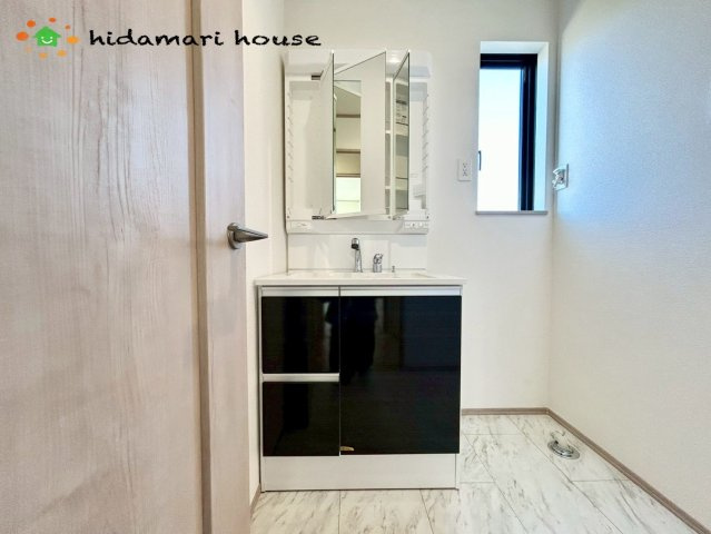 西区指扇775番　新築戸建　ハートフルタウンAの独立洗面台