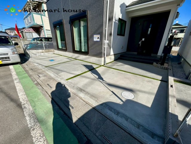 西区指扇775番　新築戸建　ハートフルタウンAの前面道路含む現地写真