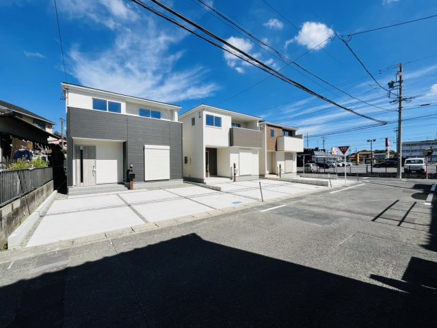 知多市清水が丘2-1606『仲介手数料無料』新築戸建ての前面道路含む現地写真