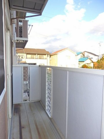 ニューシティ松田のバルコニー|外からの目が気にならないバルコニーで洗濯物が干せます