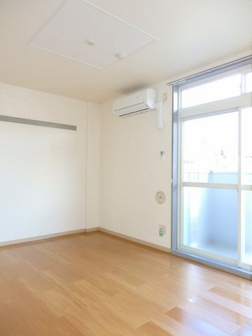 ニューシティ松田の居間・リビング|居間です