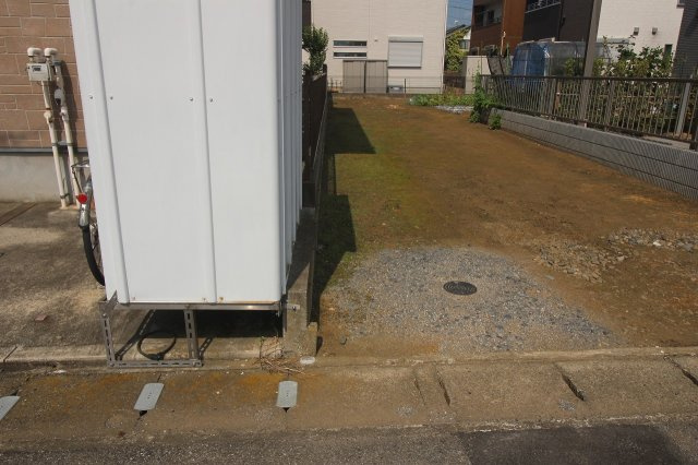 小山市駅南町3丁目の外観|南側との境界部分（2025年7月撮影）