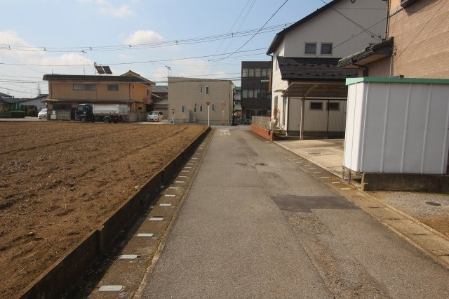 小山市駅南町3丁目の前面道路含む現地写真|東側道路（2025年7月撮影）