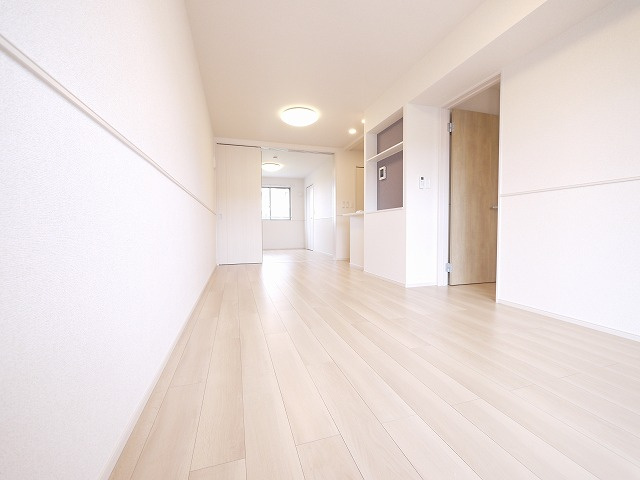 クレストールⅠの居間・リビング|ゆったり過ごせるリビングです