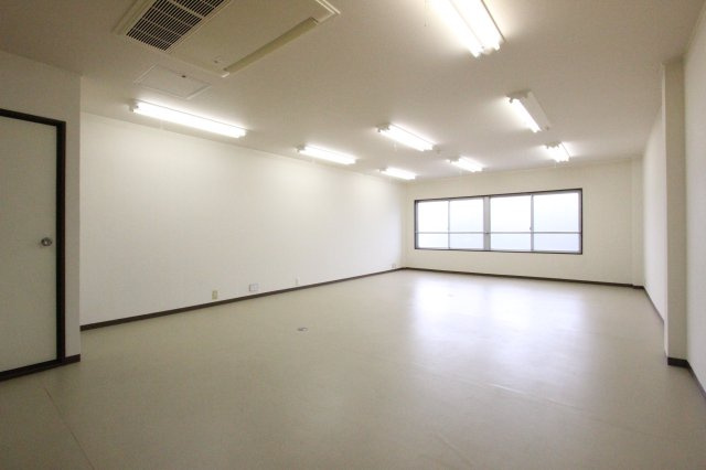 第二中沼ビル（事務所）の内装