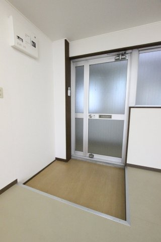 第二中沼ビル（事務所）の玄関