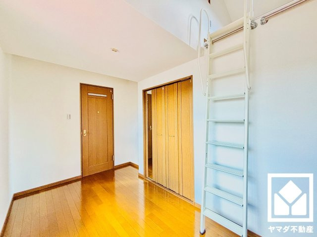 宇治市広野町大開の洋室