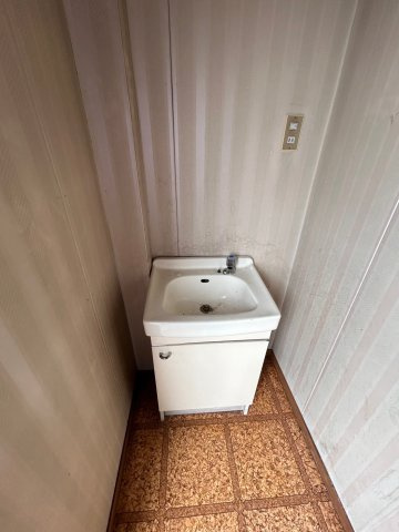 宇福寺天神２３２店舗付き住居の洗面所