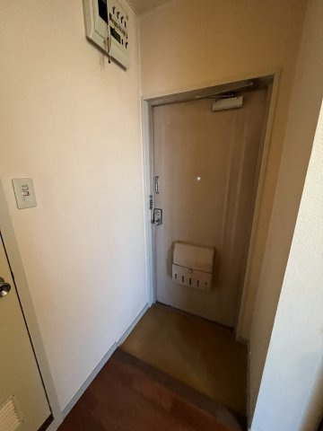 第２大椿ビルの玄関