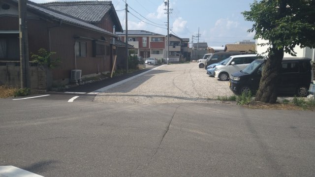 今伊勢町馬寄字大日貸地の駐車場