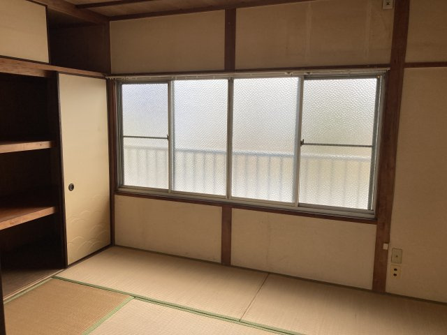 浮野町９店舗付住居の和室|2階部分　店舗利用として改修可能