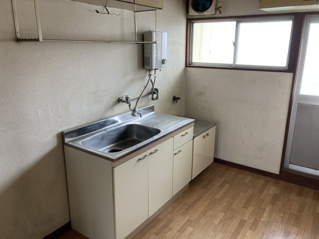 浮野町９店舗付住居のキッチン|2階部分　店舗利用として改修可能