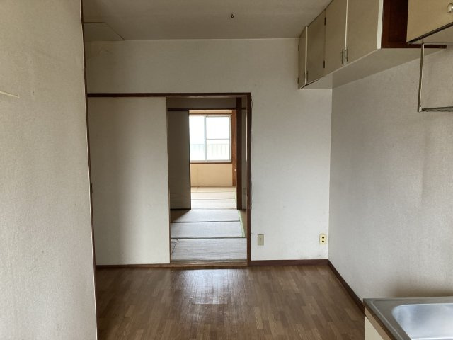 浮野町９店舗付住居の内装|2階部分　店舗利用として改修可能
