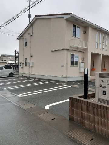 サンフラワーＤの駐車場