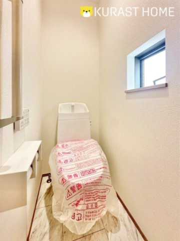 長岡京市滝ノ町2丁目　新築戸建のトイレ|1階トイレ