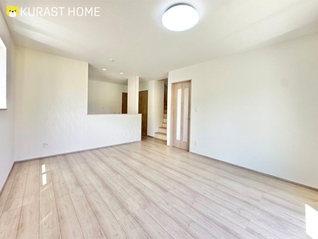 長岡京市滝ノ町2丁目　新築戸建の居間・リビング