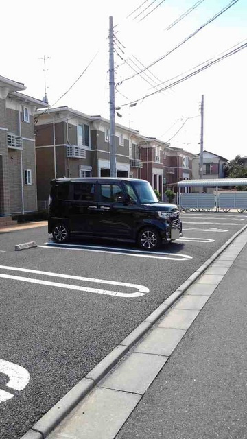 グランデュールコートBの駐車場|カースペースがあります