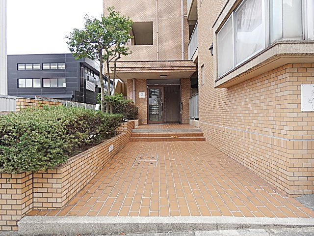 ニューアーバン一社のエントランス|清潔なエントランスです