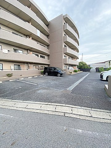 グランハートの駐車場|駐車場完備です
