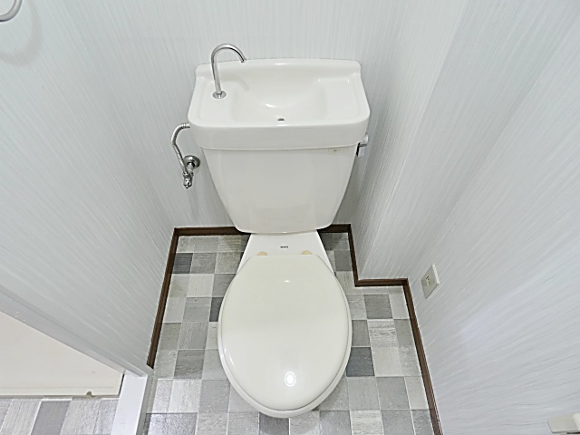 アルス８８のトイレ|落ち着いた色調のトイレです