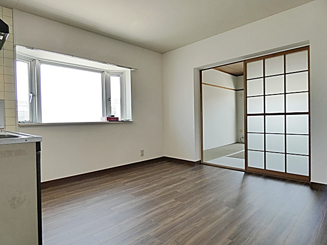 アルス８８の居間・リビング|こちらの居間で趣味の時間をお楽しみください