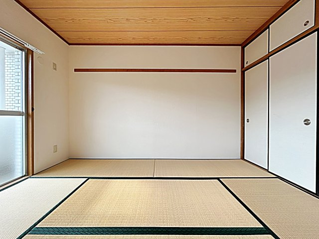 プレステージ社が丘の寝室|落ち着いた色調の寝室です