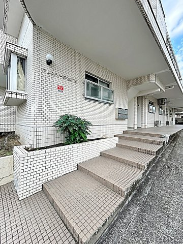 プレステージ社が丘のエントランス|落ち着いたエントランスです