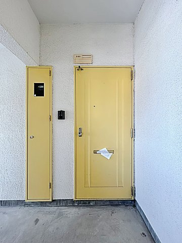 プレステージ社が丘の玄関|収納もある玄関です