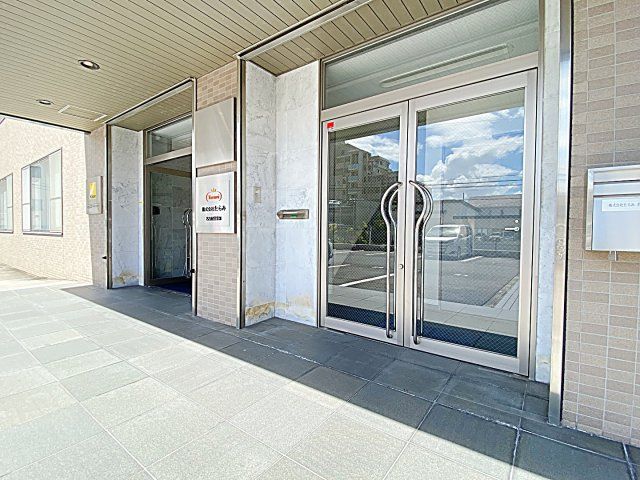 クレストビルのエントランス|毎日通るエントランスはこのようになっています