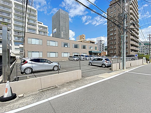 クレストビルの外観