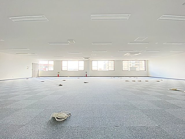 クレストビルの居間・リビング|ゆったりとした居間です