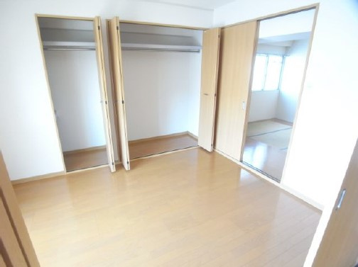 レジデンス栄光の洋室|広々とした洋室です