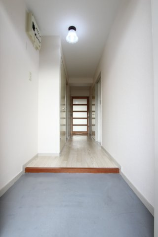 第６グランドハイツ服部の玄関|別部屋のお写真で参考写真となります。