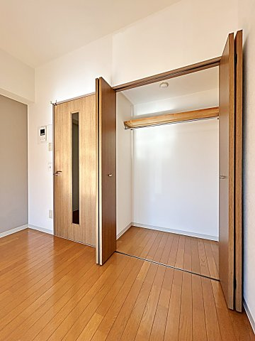 ソレイユ東海通の収納|同間取り別部屋の画像です