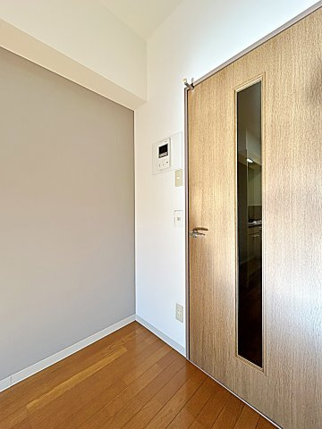 ソレイユ東海通のセキュリティ|同間取り別部屋の画像です