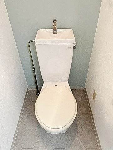 ソレイユ東海通のトイレ|同間取り別部屋の画像です