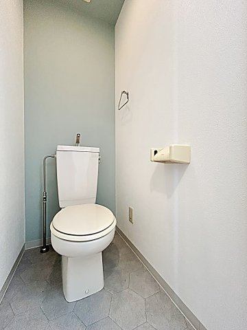 ソレイユ東海通のトイレ|同間取り別部屋の画像です