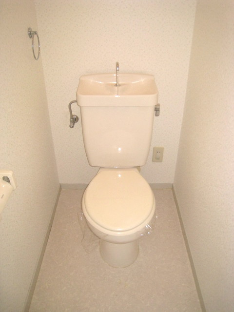 みず貴のトイレ|落ち着いた色調のトイレです