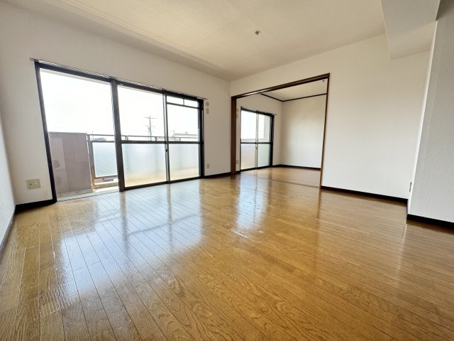 サニーコート坂野の居間・リビング|ゆったりとしたリビングです