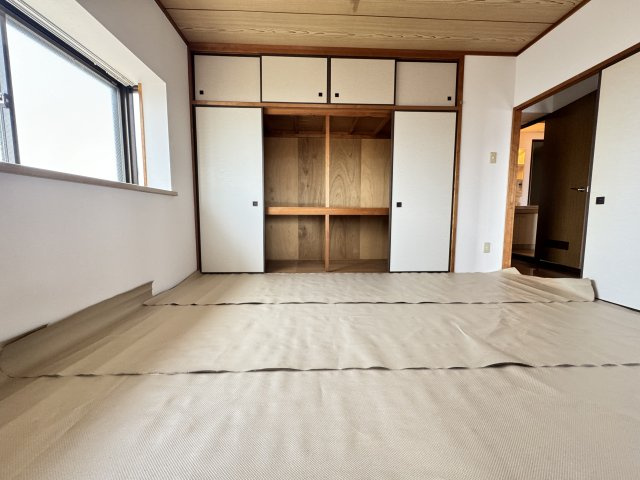 サニーコート坂野の居間・リビング|こちらの居間で趣味の時間をお楽しみください