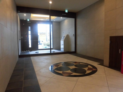 【エントランス】 | サンメゾン１６ | ハイセンスなエントランスロビーです